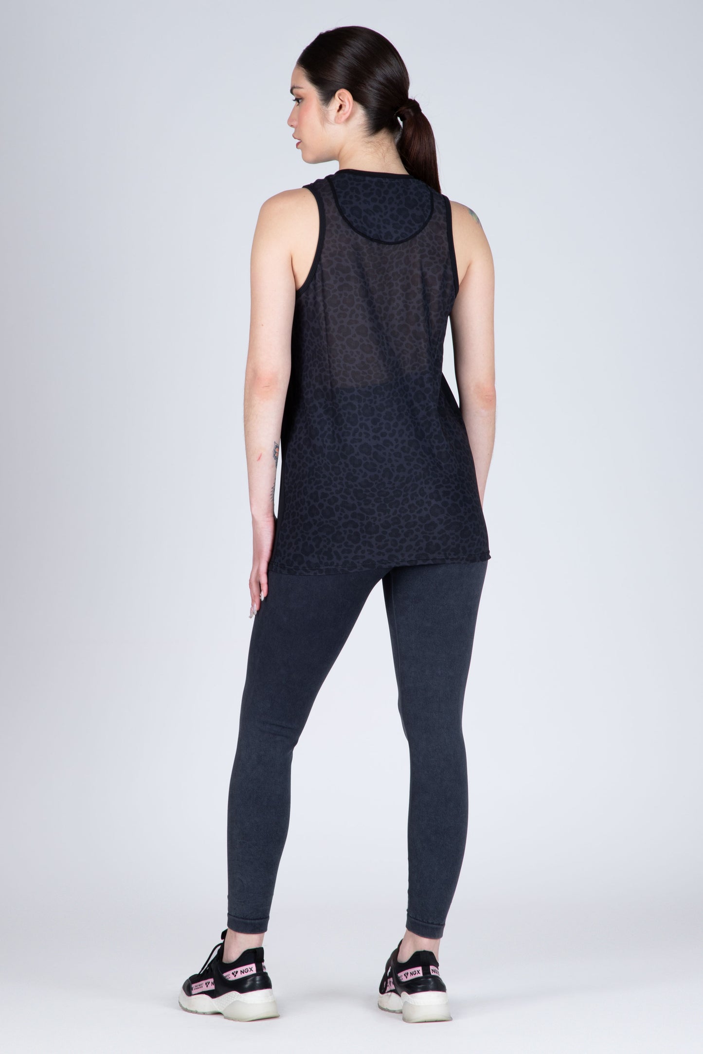 POLERA SM ABSTRACT NEGRA NGX
