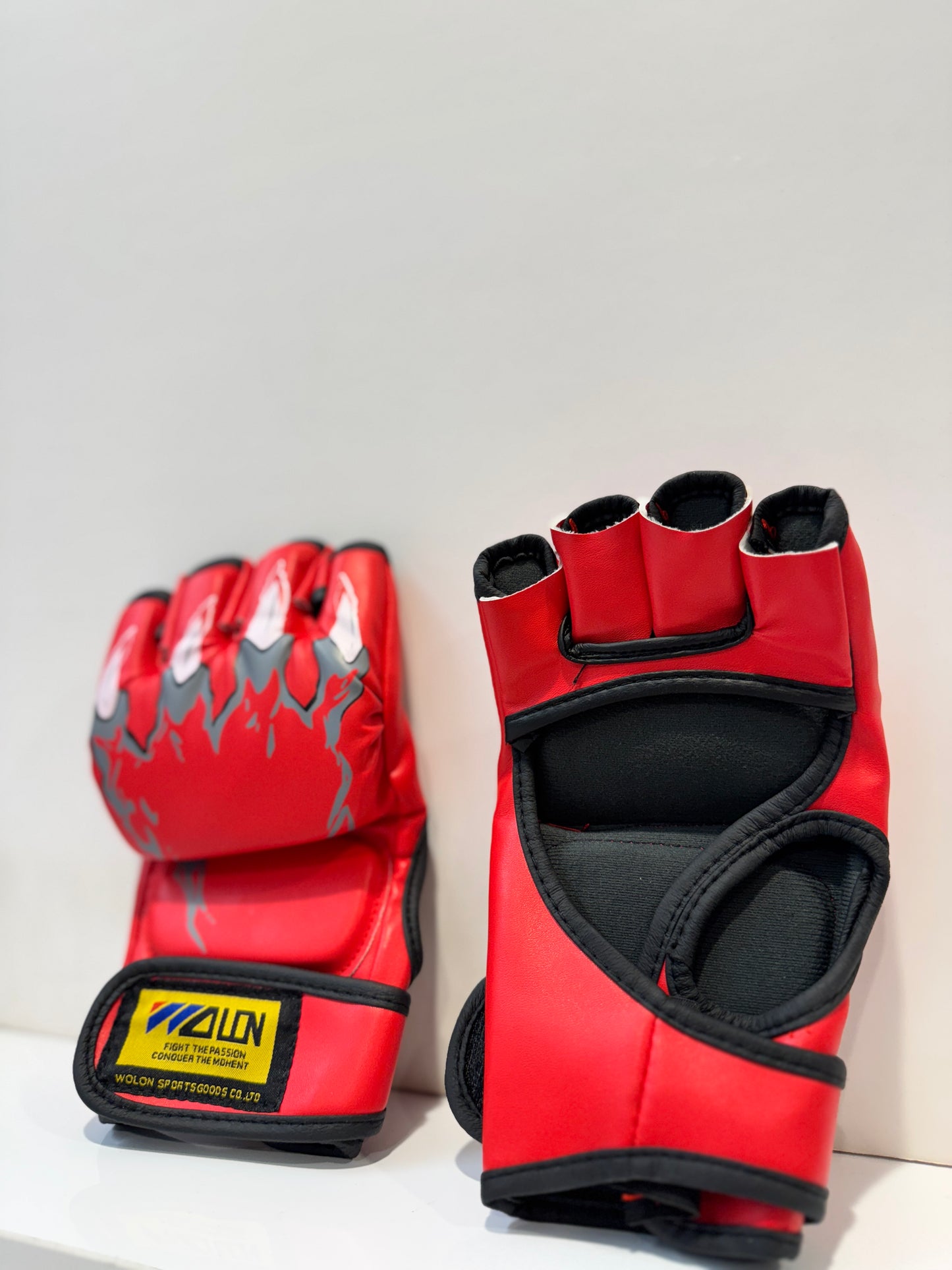 GUANTES ROJOS