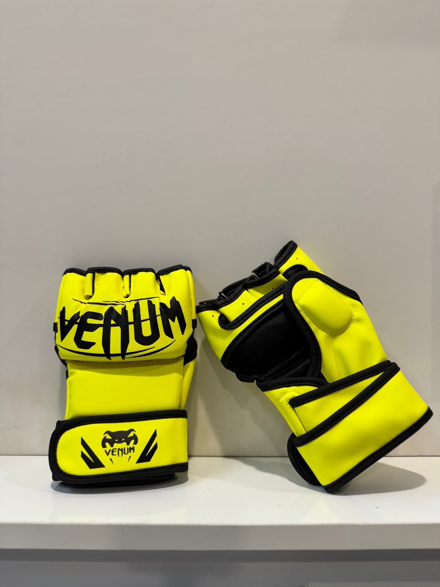 GUANTES KICK BOXING VENUM