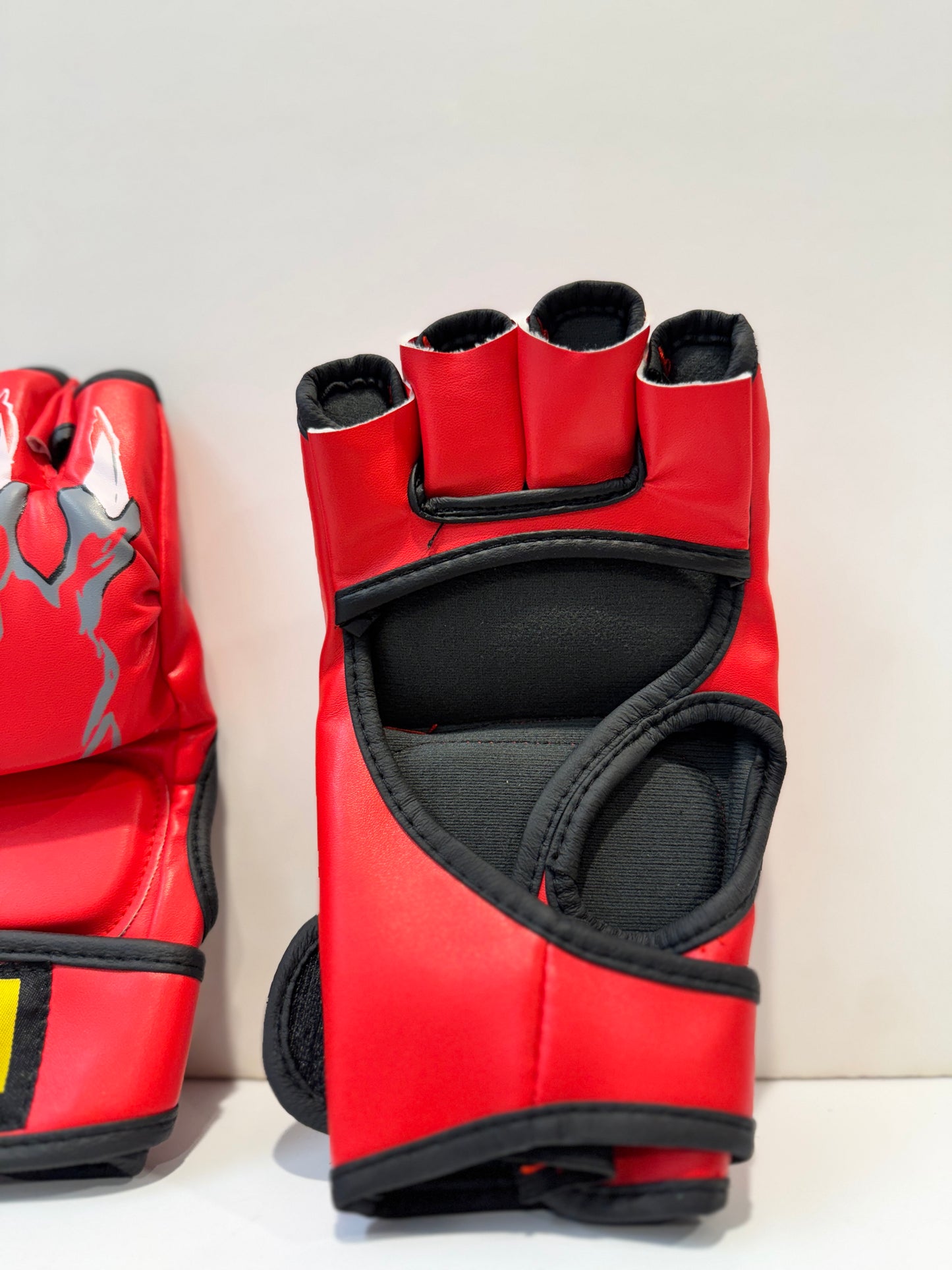 GUANTES ROJOS