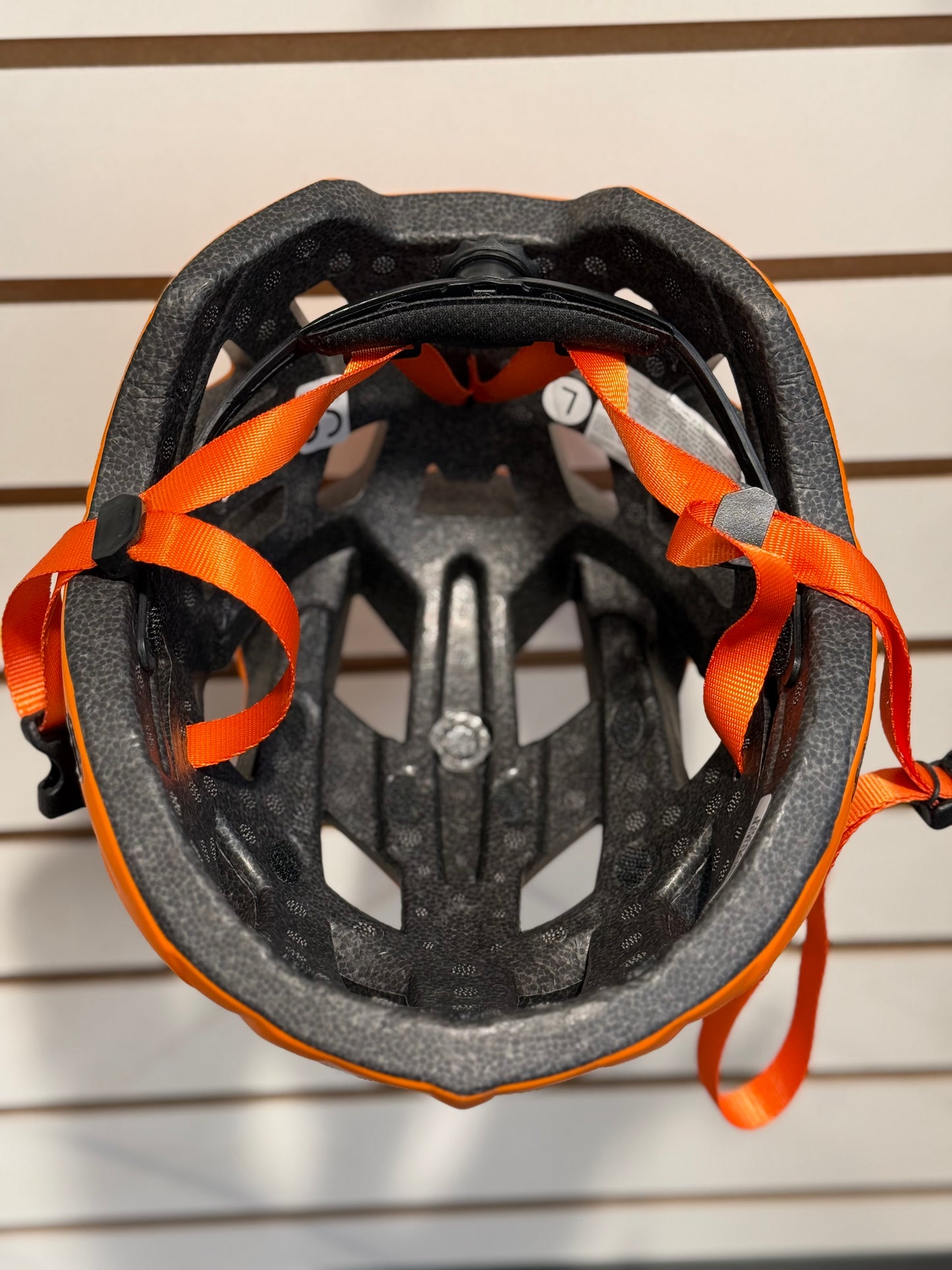 CASCO PARA BICICLETA NARANJO AGRESSOR RADOST