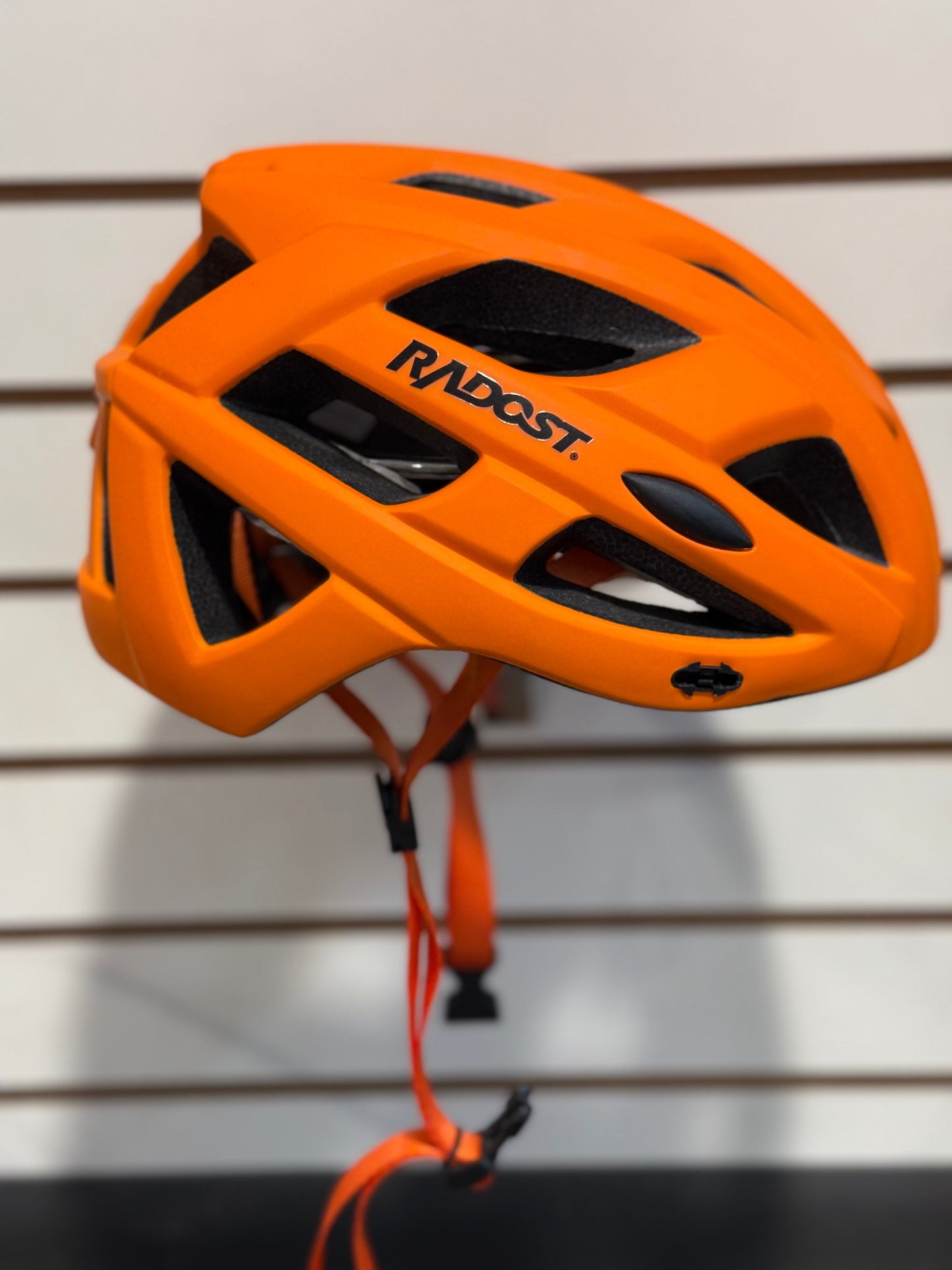 CASCO PARA BICICLETA NARANJO AGRESSOR RADOST